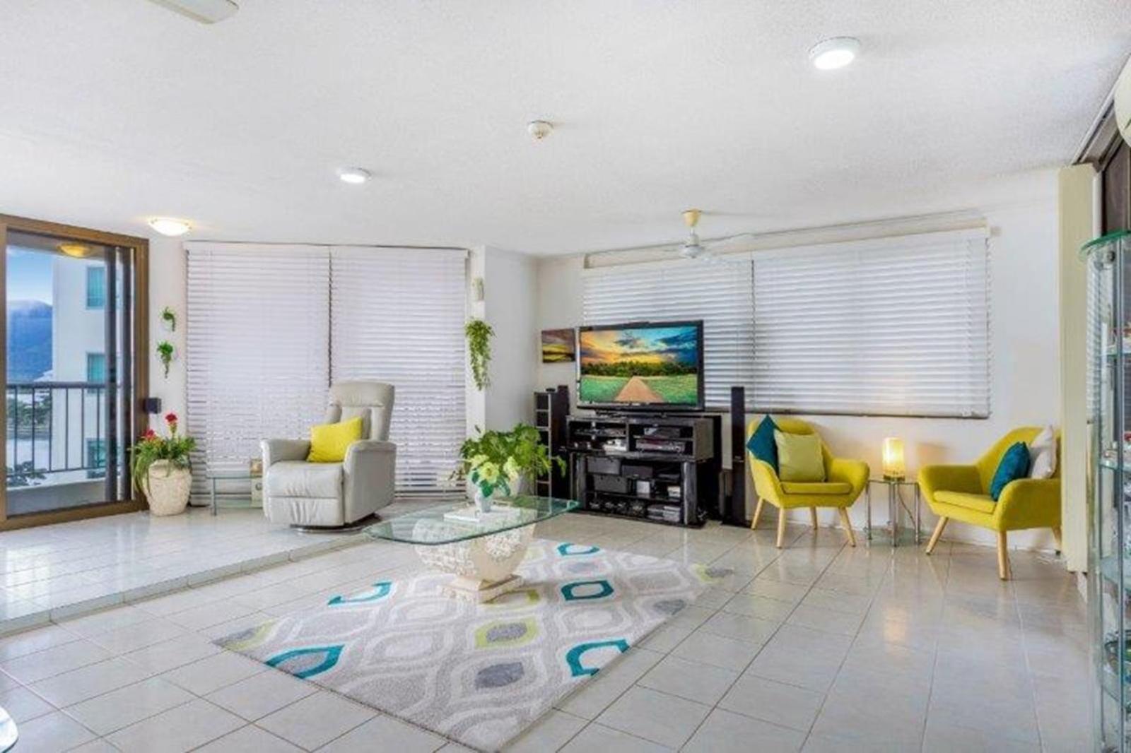 Cairns Ocean View Apartment In Aquarius Exterior photo